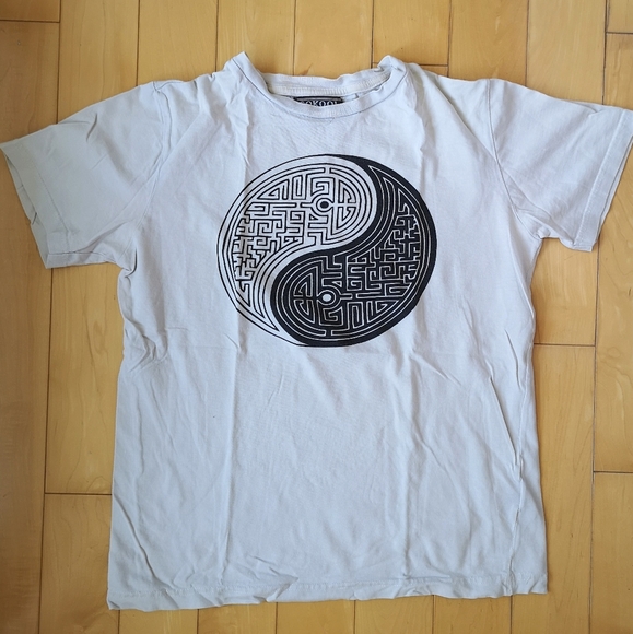 Graphic tees bundle - Picture 4 of 4